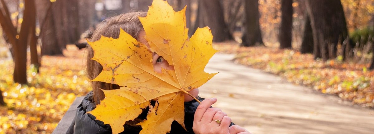 _echi Frau im Herbst (1200 x 800 px)